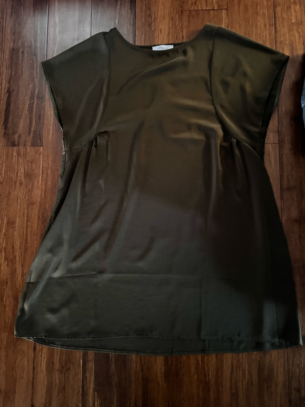 Cathy Jean LA Satin Silk Cap Sleeve Tunic Blouse Shift Mini Dress Olive Green
